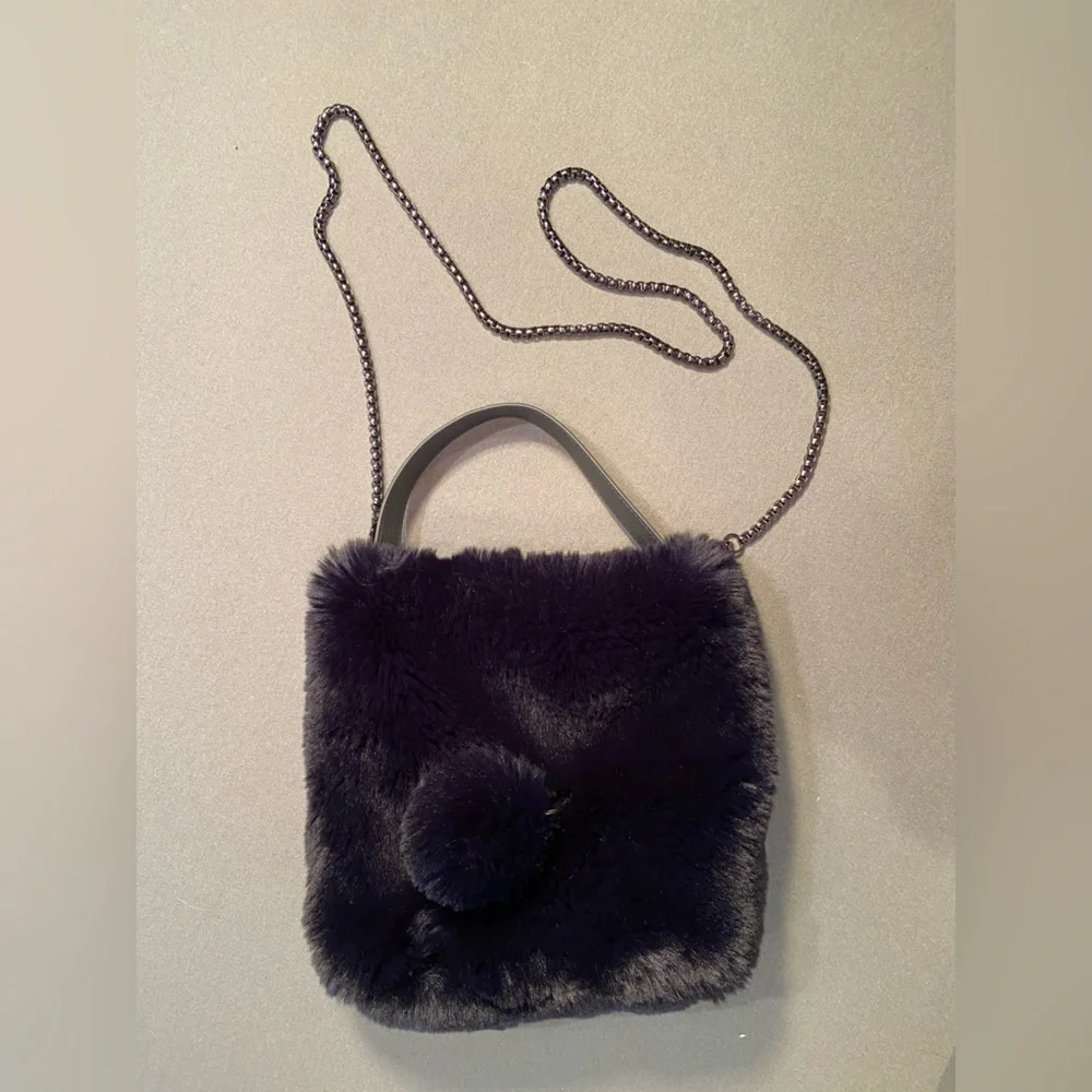 Evelyn’s Prelonge small Faux Fur‎ Cross body w/Handle navy blue Handbag Purse